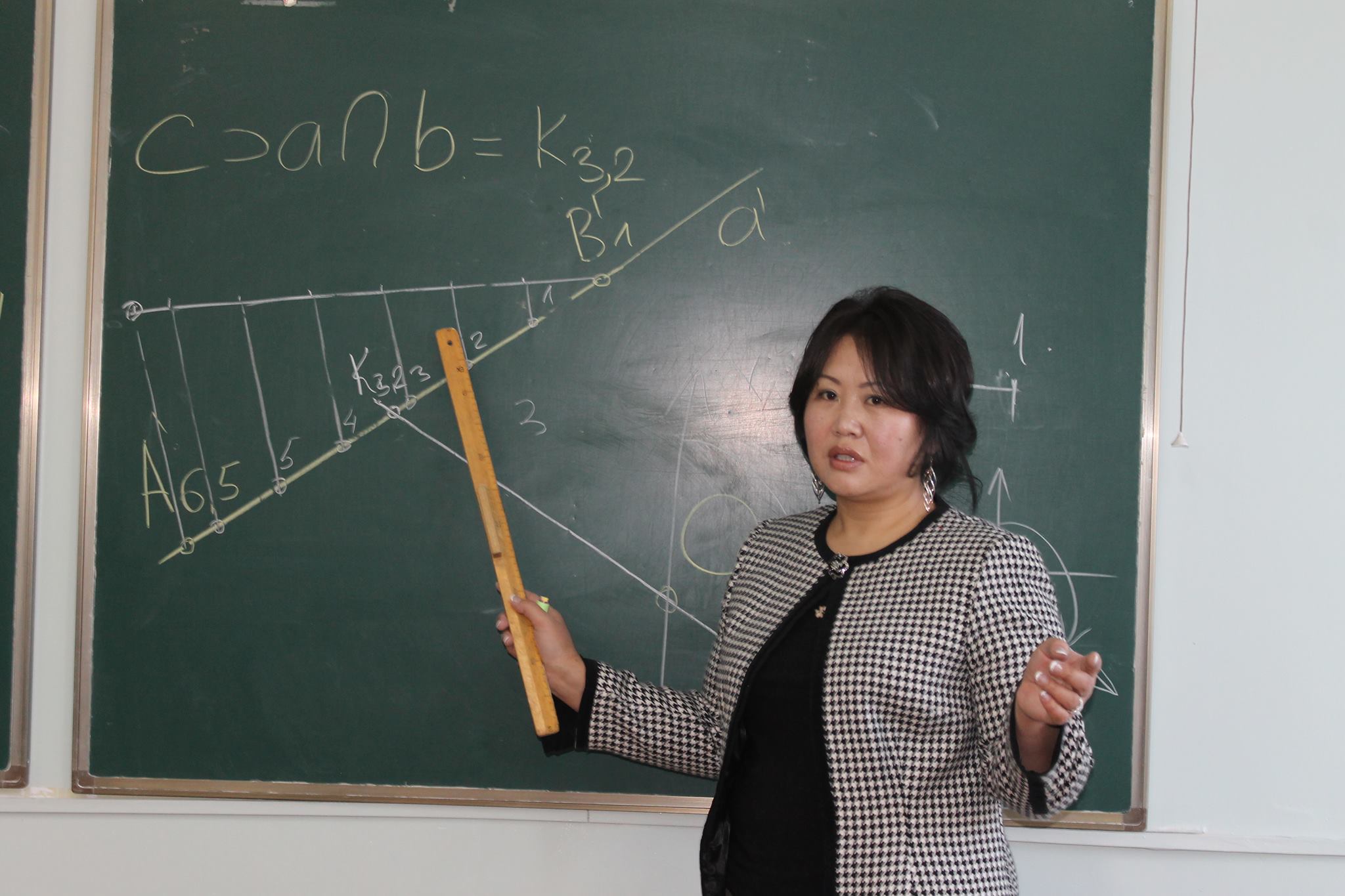 ДҮРСЛЭХ ГЕОМЕТР S.DGM101